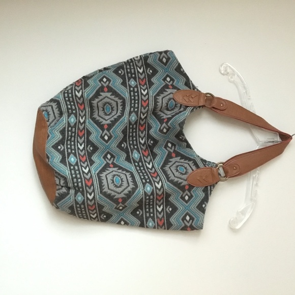 American Eagle Hobo Bag - Picture 3 of 6